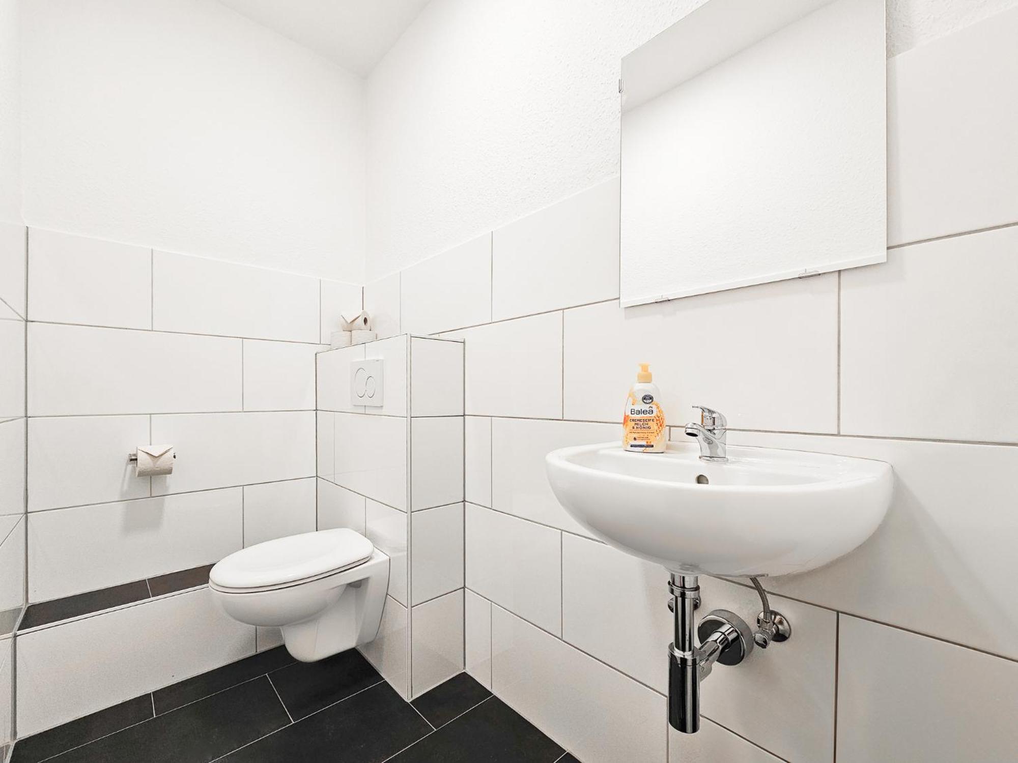 Raj Living - City Center Apartments With 5 Rooms - 10 Min Messe Dus Dusseldorf Exterior photo