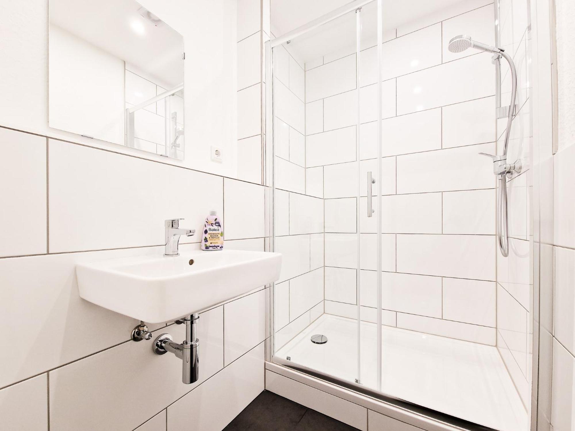Raj Living - City Center Apartments With 5 Rooms - 10 Min Messe Dus Dusseldorf Exterior photo