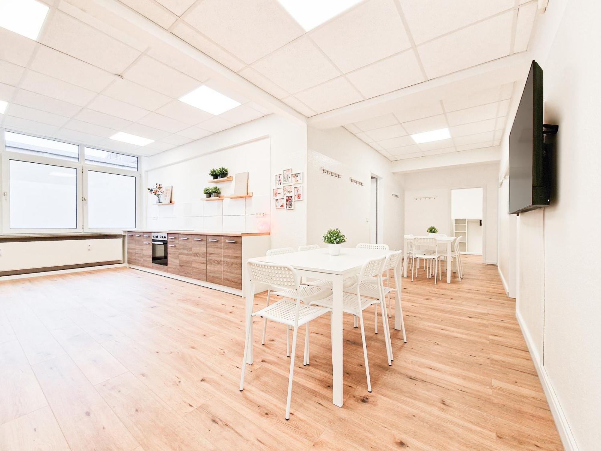 Raj Living - City Center Apartments With 5 Rooms - 10 Min Messe Dus Dusseldorf Exterior photo