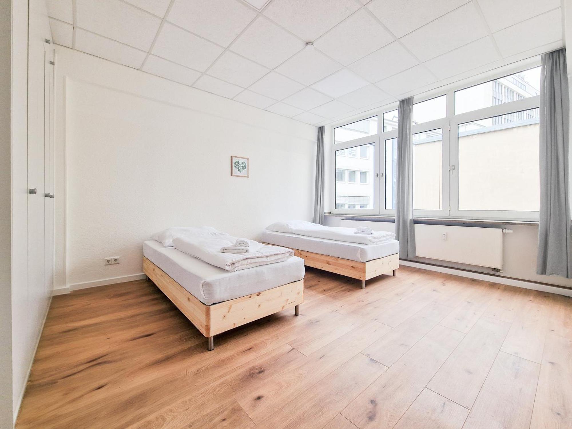 Raj Living - City Center Apartments With 5 Rooms - 10 Min Messe Dus Dusseldorf Exterior photo