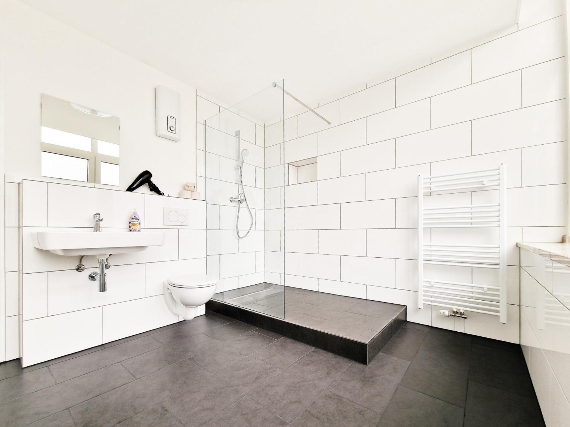 Raj Living - City Center Apartments With 5 Rooms - 10 Min Messe Dus Dusseldorf Exterior photo